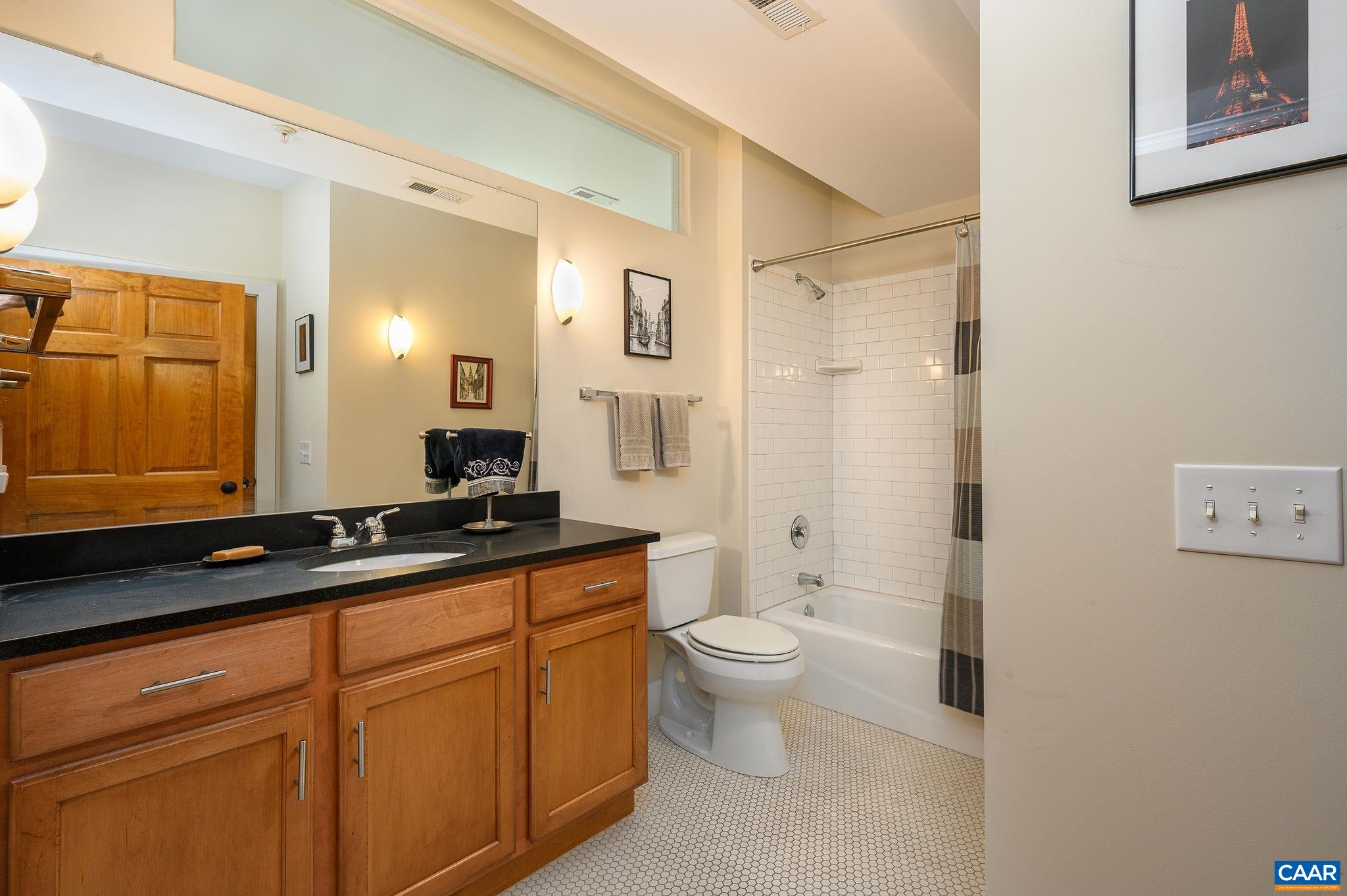 211 CREAM ST Unit: 202