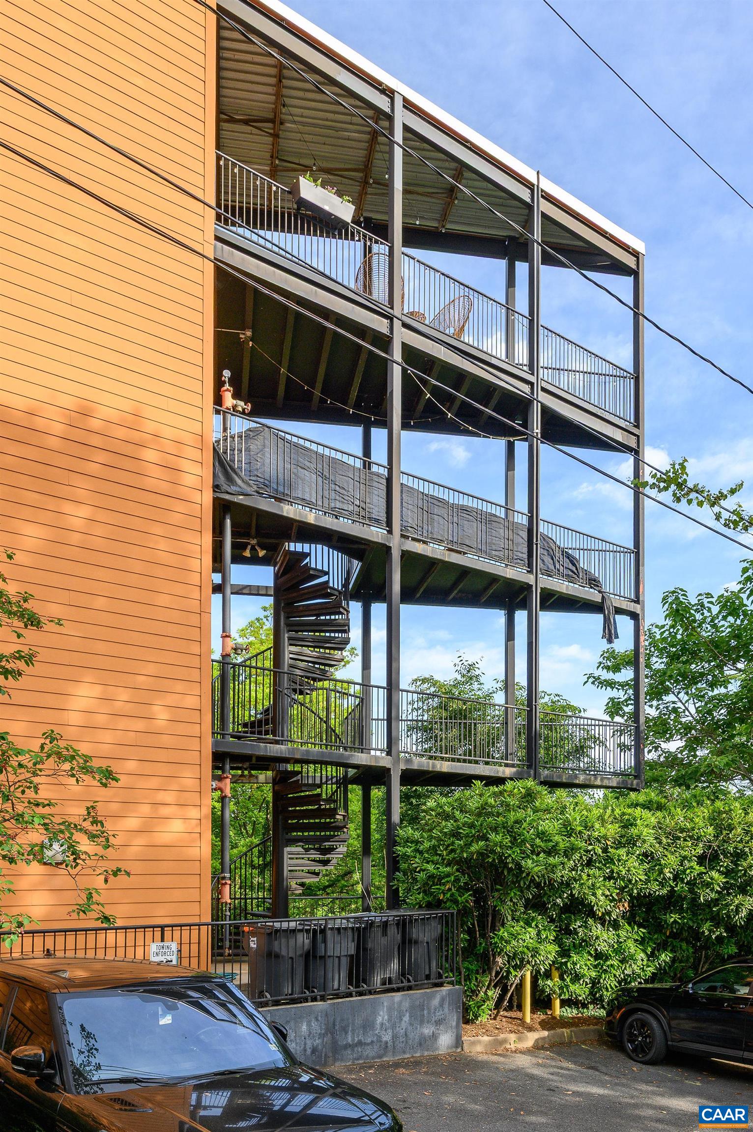 211 CREAM ST Unit: 202