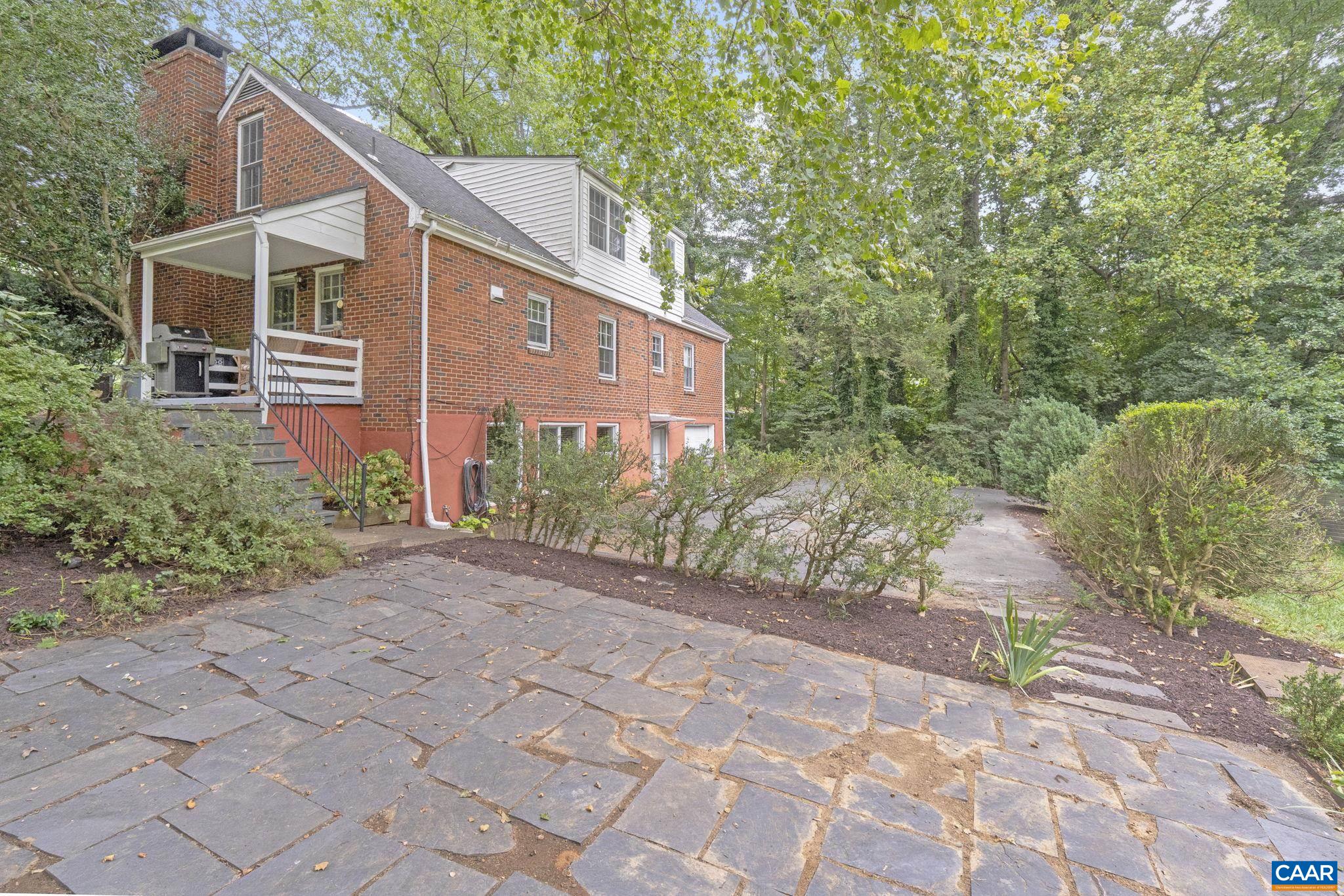 1606 GROVE RD