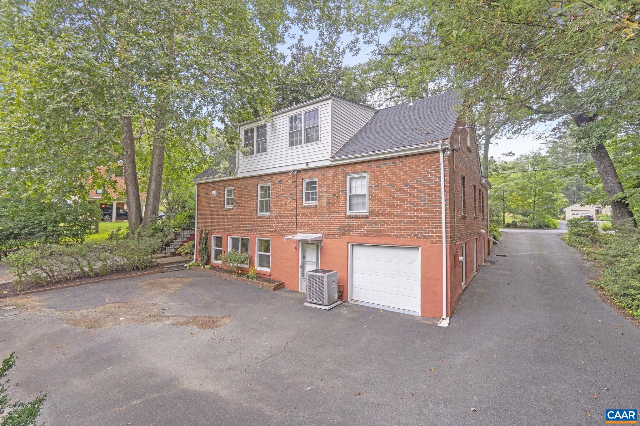 1606 GROVE RD