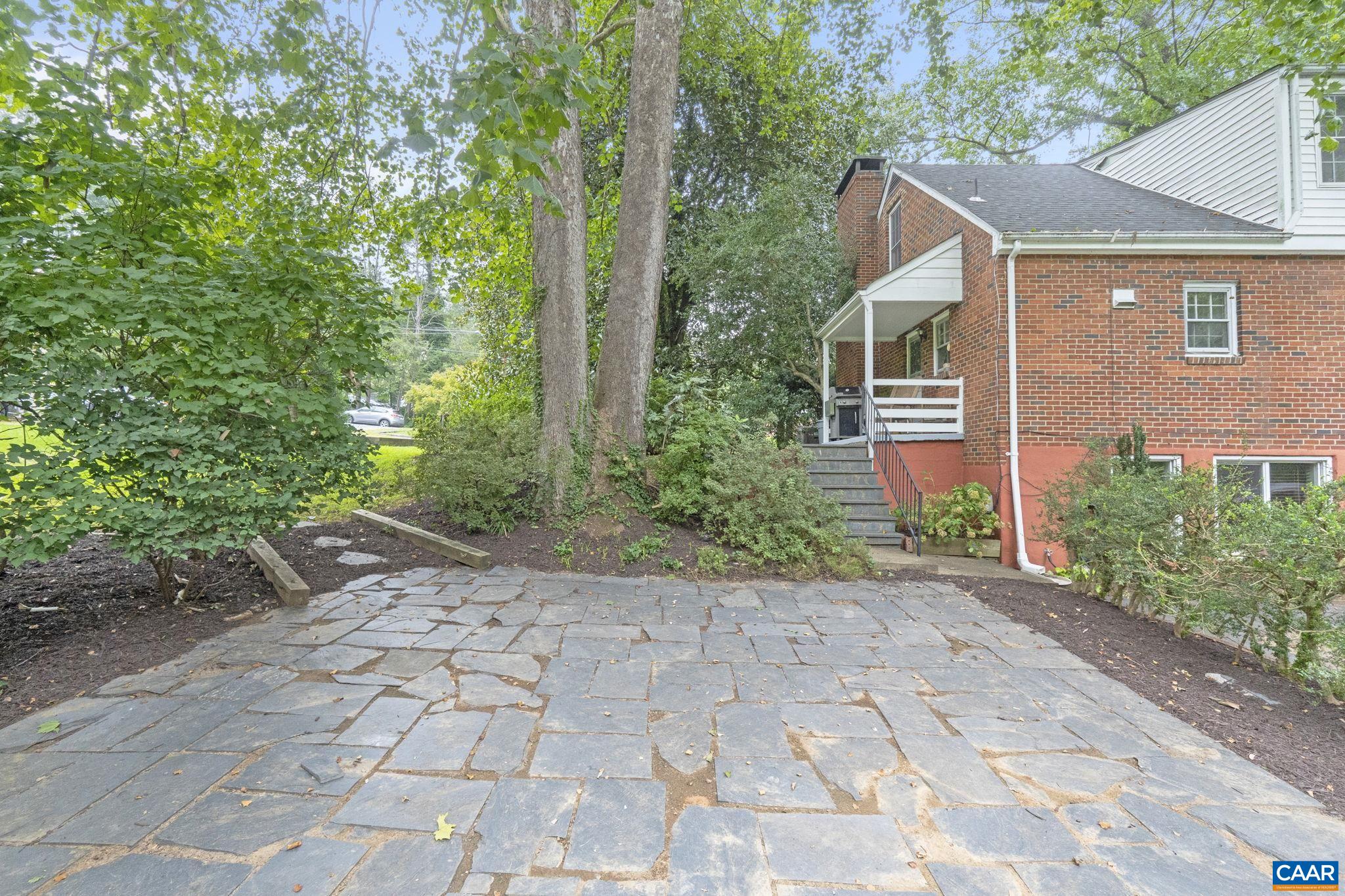 1606 GROVE RD
