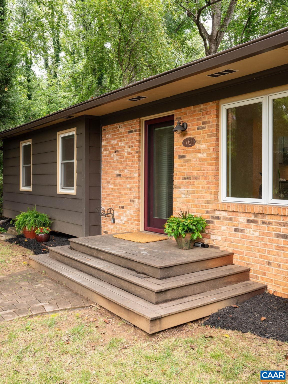1021 GLENDALE RD