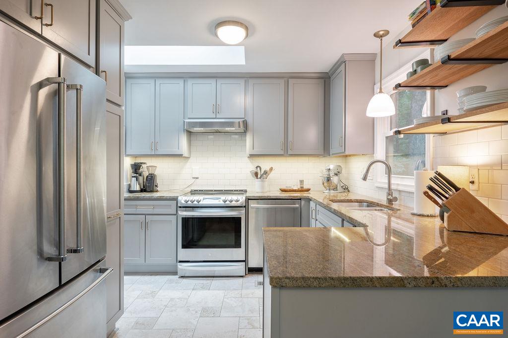 1021 GLENDALE RD