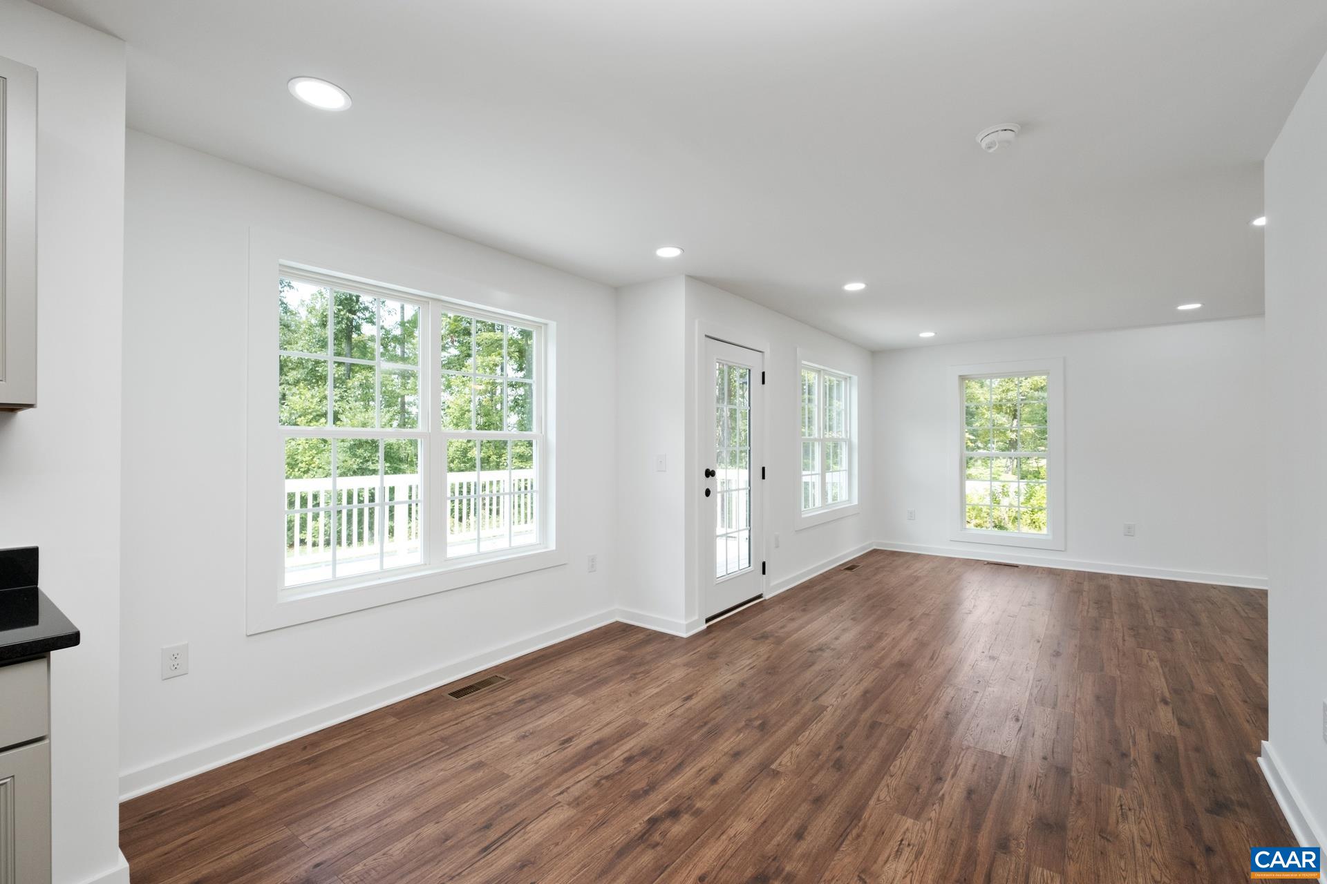 2211 CARPENTERS MILL RD