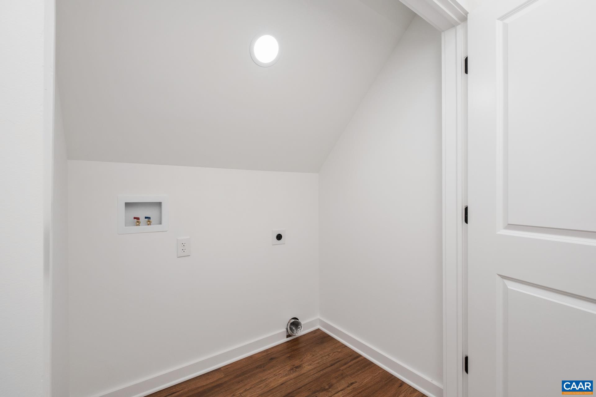 2211 CARPENTERS MILL RD