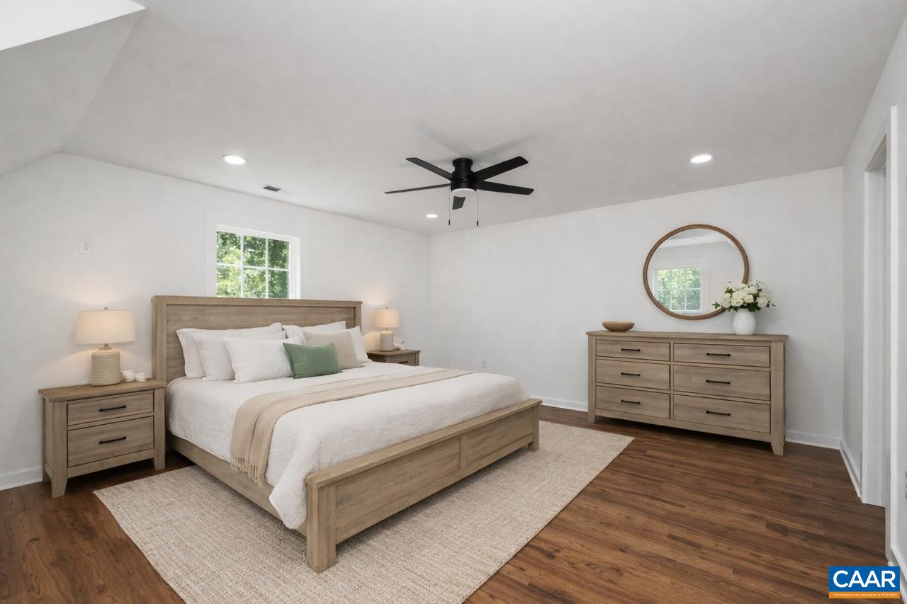 2211 CARPENTERS MILL RD