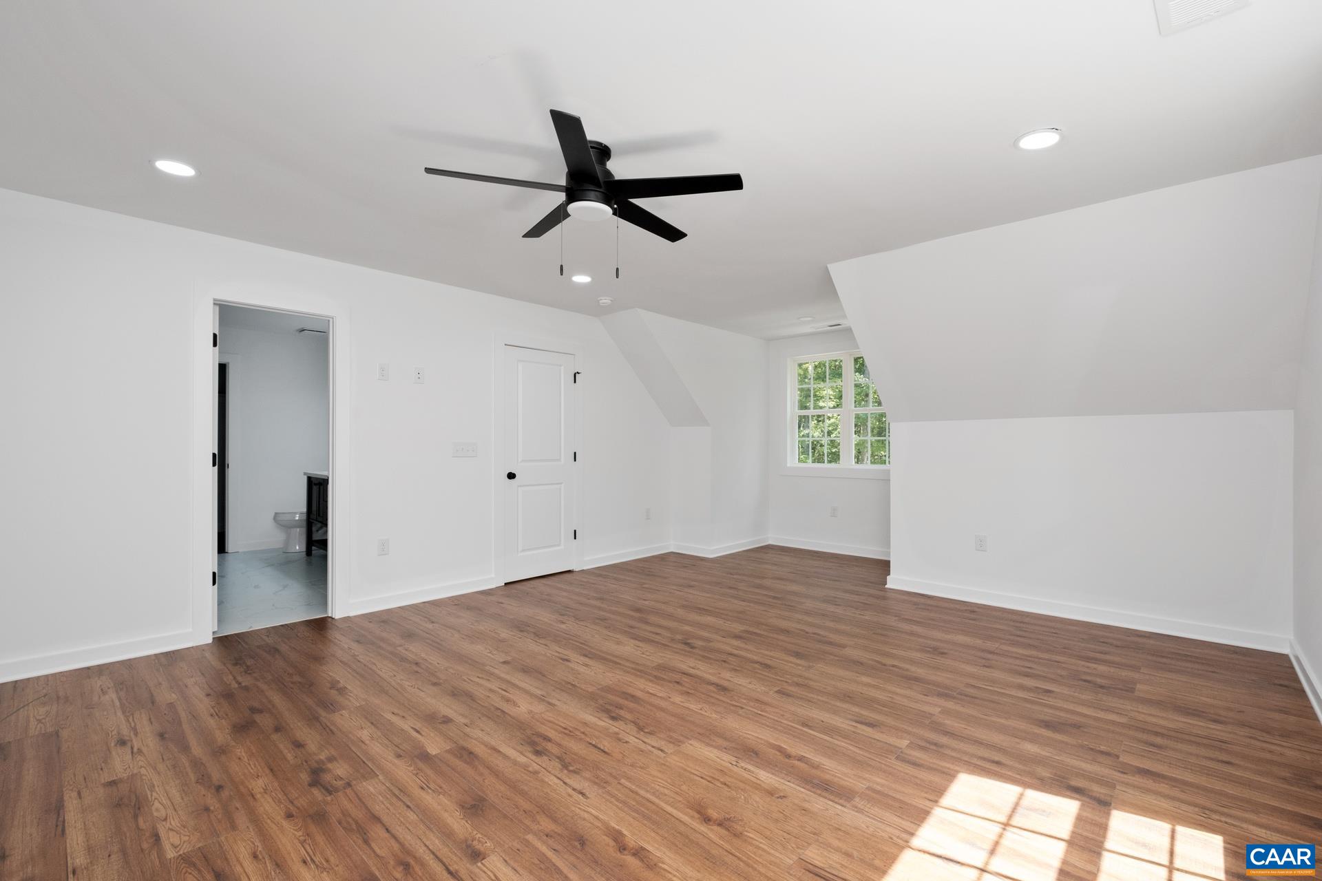2211 CARPENTERS MILL RD