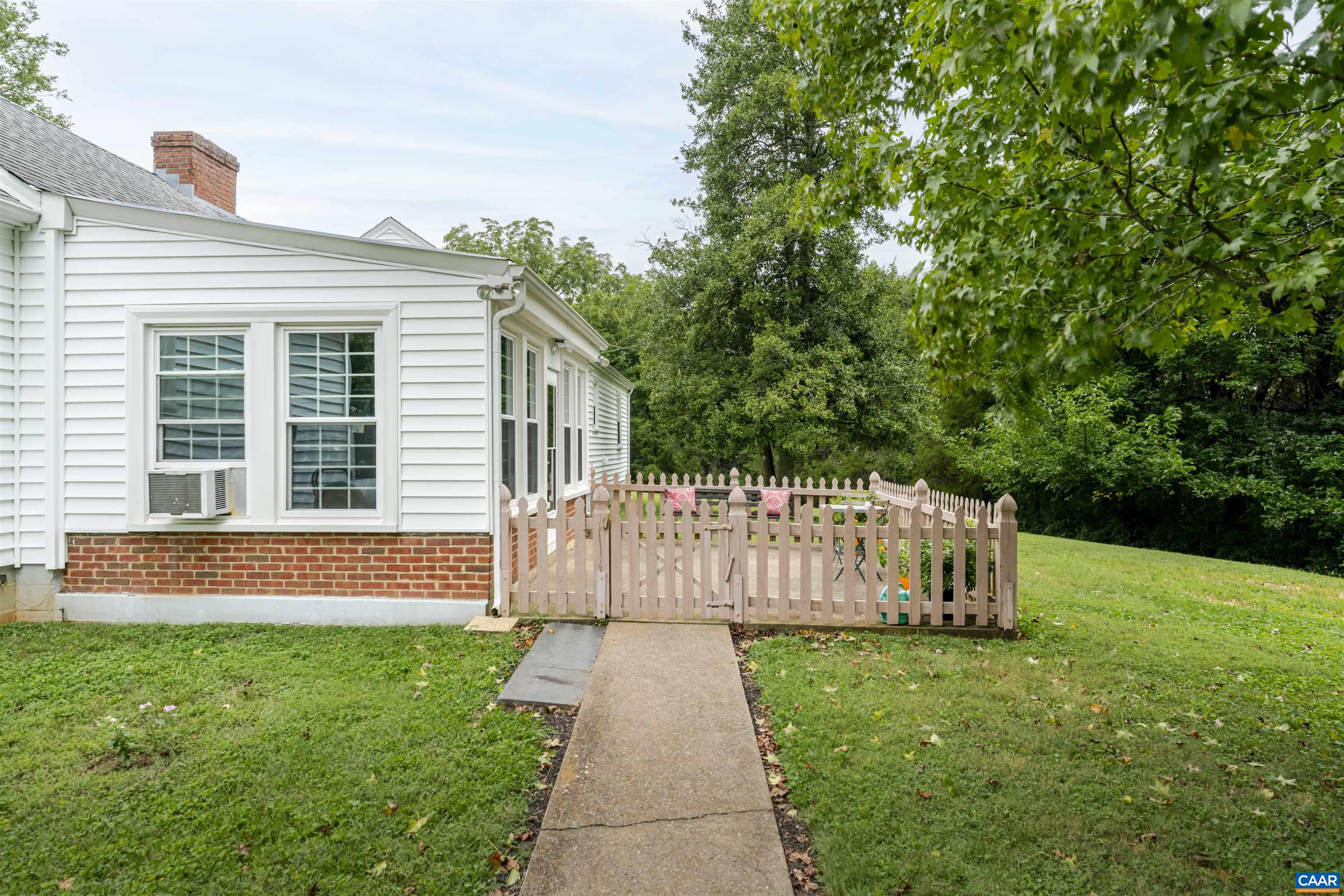 6700 COBHAM HTS
