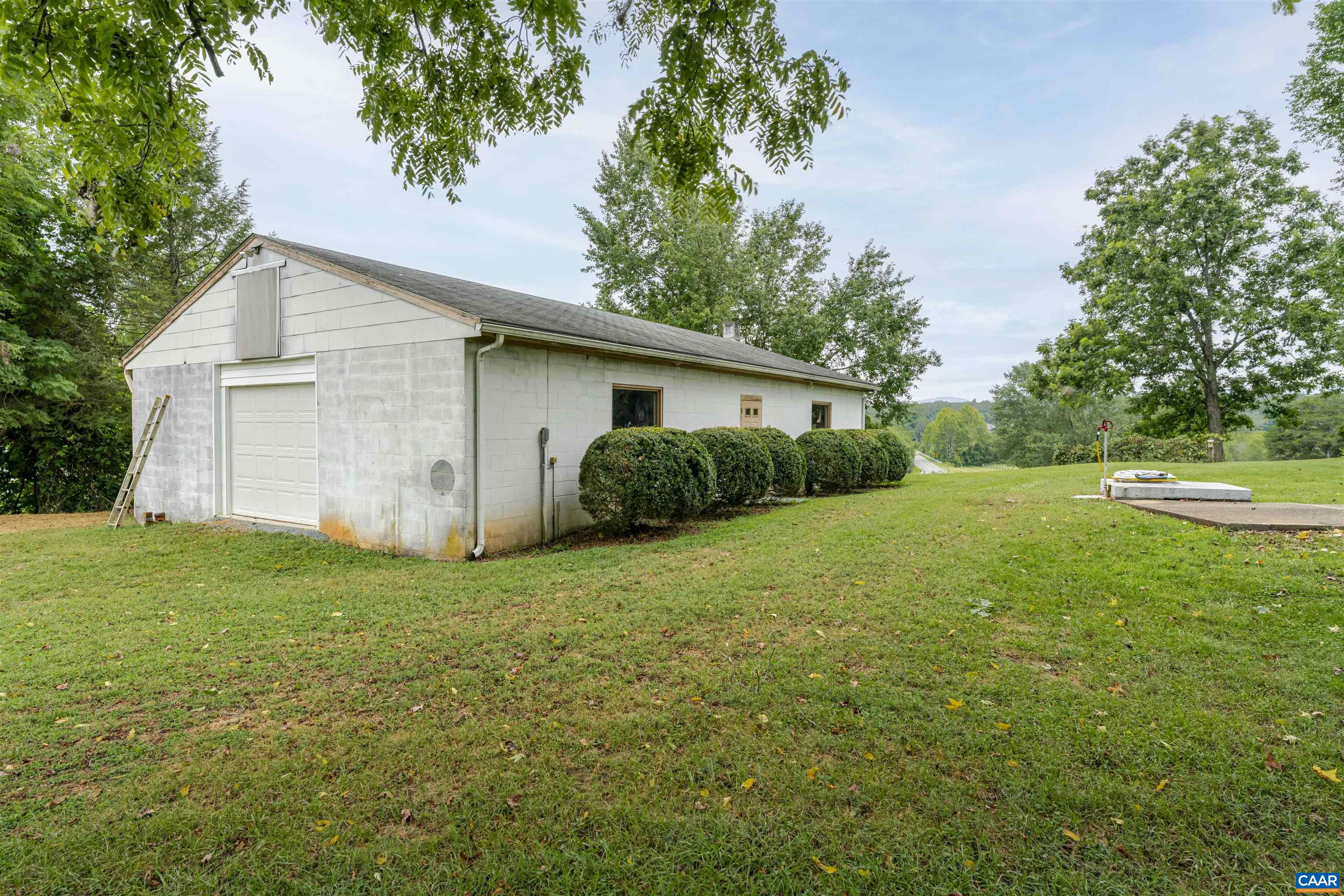 6700 COBHAM HTS