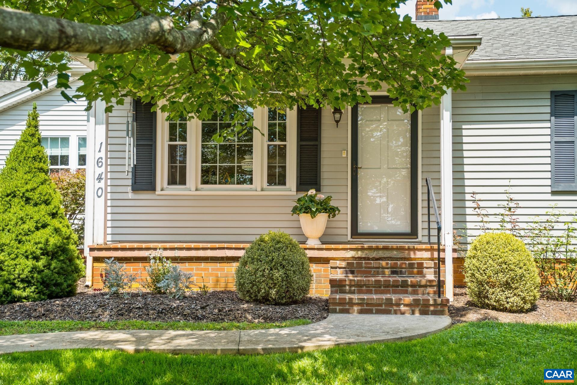 1640 PEA RIDGE RD
