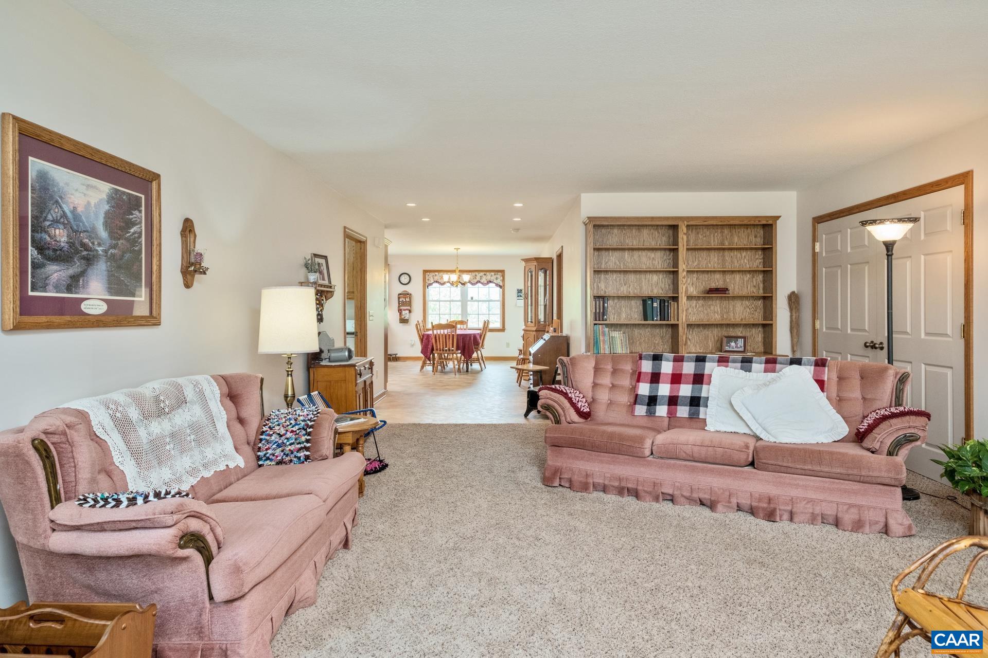 1640 PEA RIDGE RD