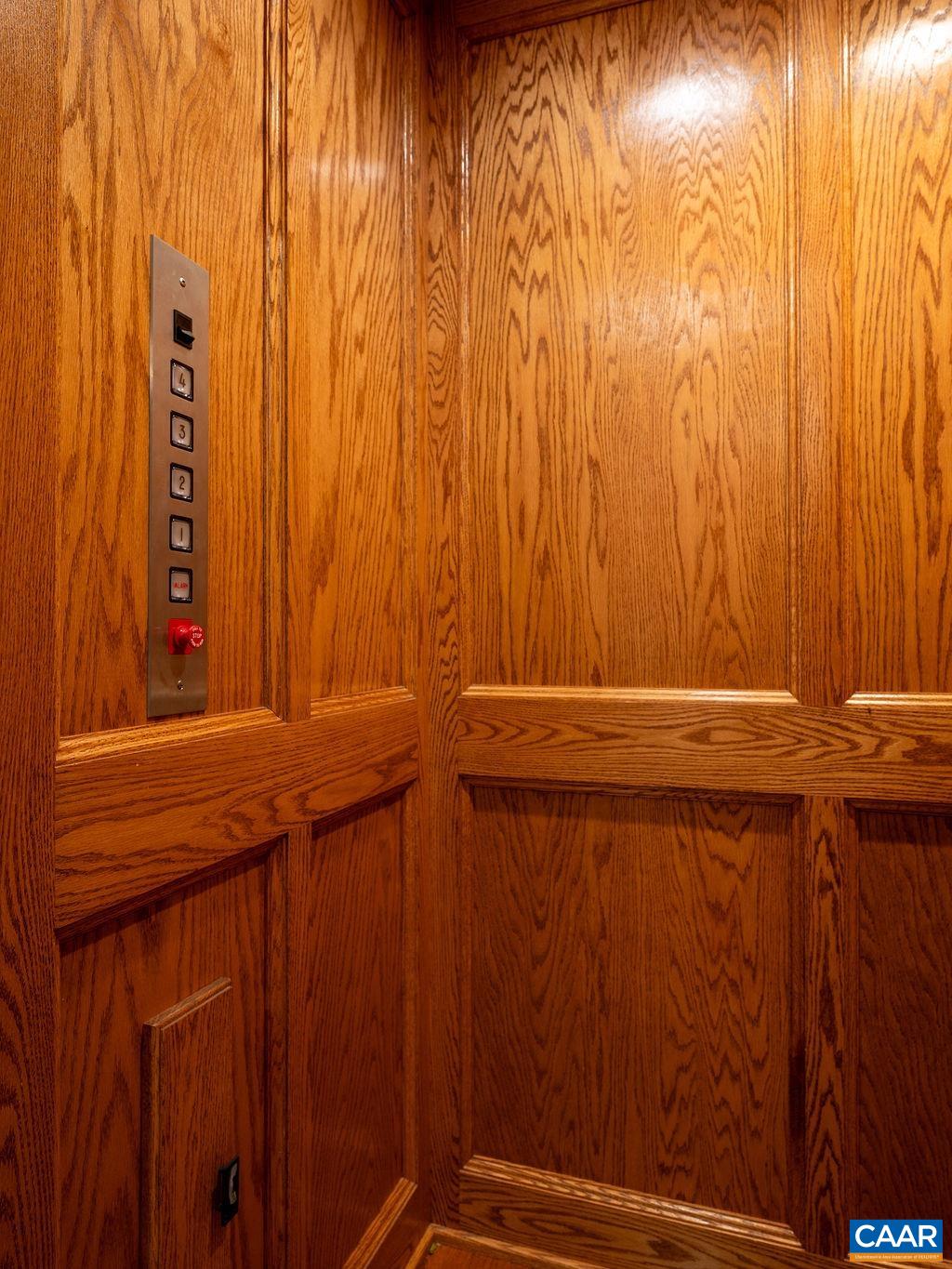 727 CAIRN HEIGHTS CT