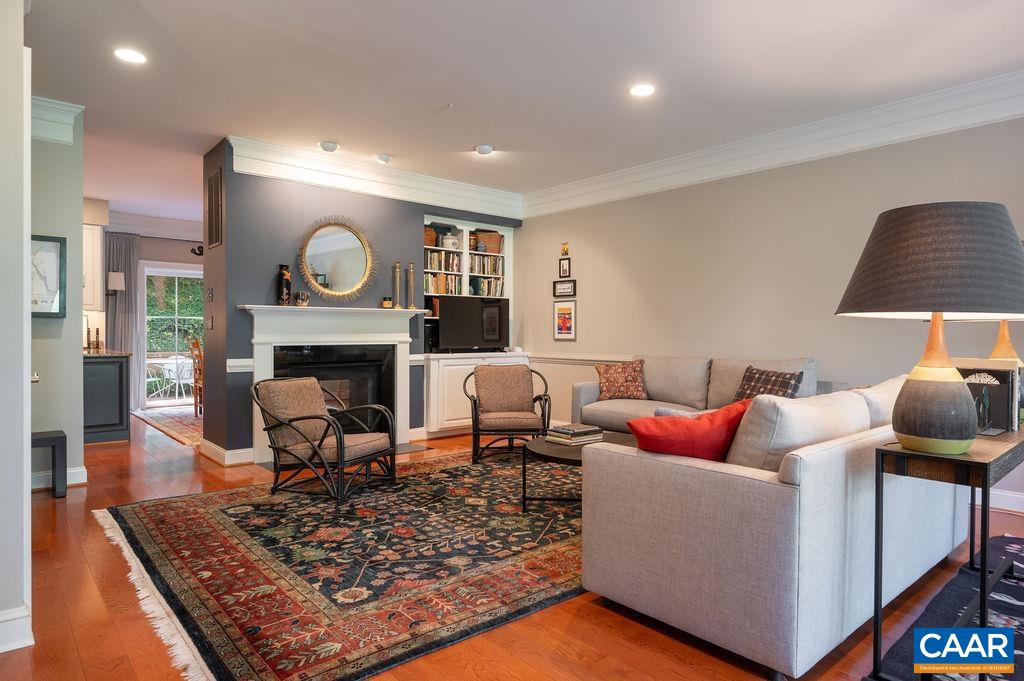 727 CAIRN HEIGHTS CT