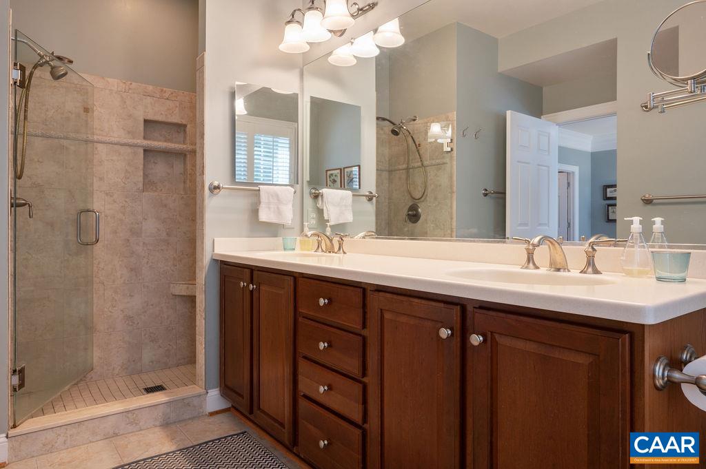 727 CAIRN HEIGHTS CT