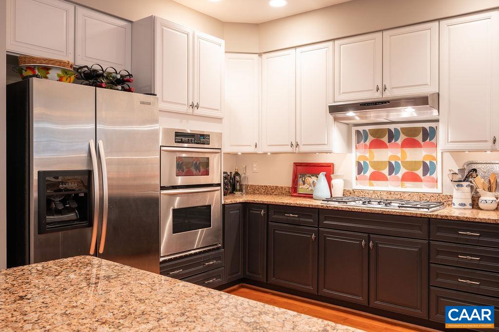 727 CAIRN HEIGHTS CT