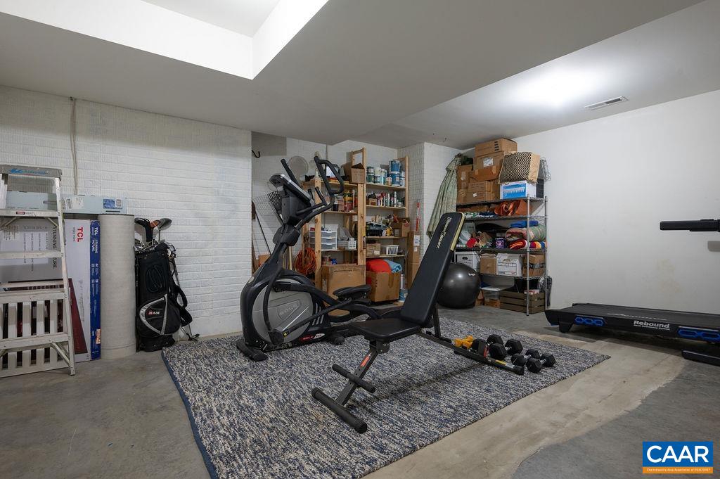 727 CAIRN HEIGHTS CT