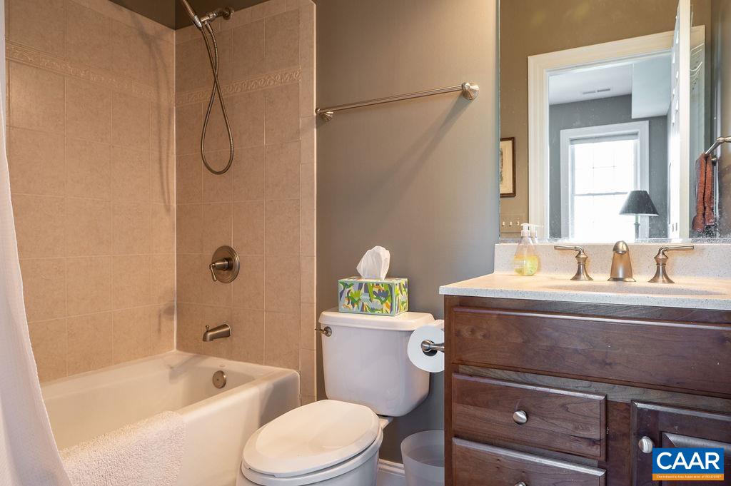 727 CAIRN HEIGHTS CT