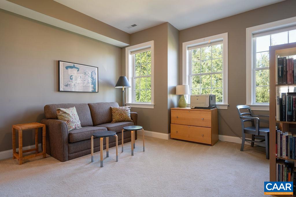 727 CAIRN HEIGHTS CT