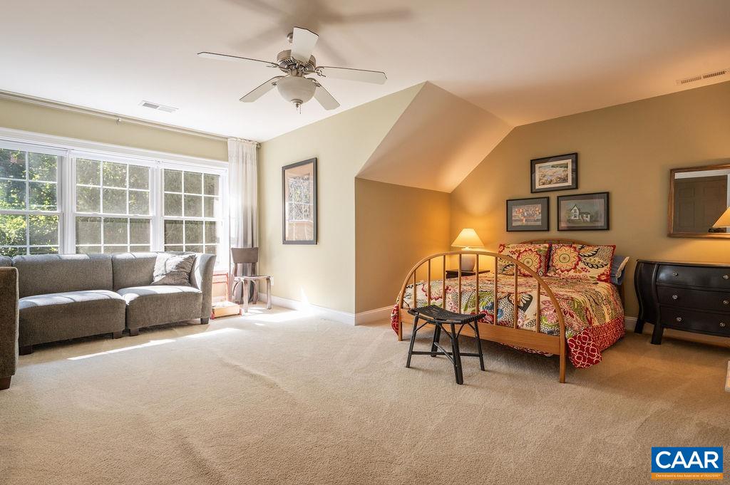 727 CAIRN HEIGHTS CT