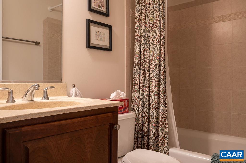 727 CAIRN HEIGHTS CT