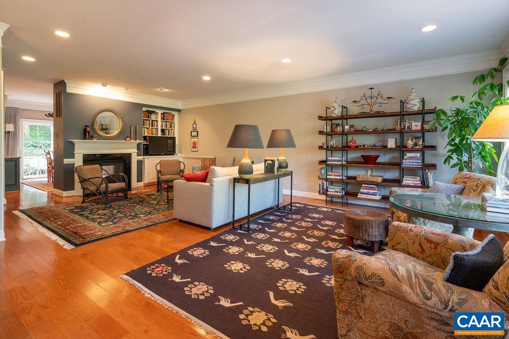 727 CAIRN HEIGHTS CT