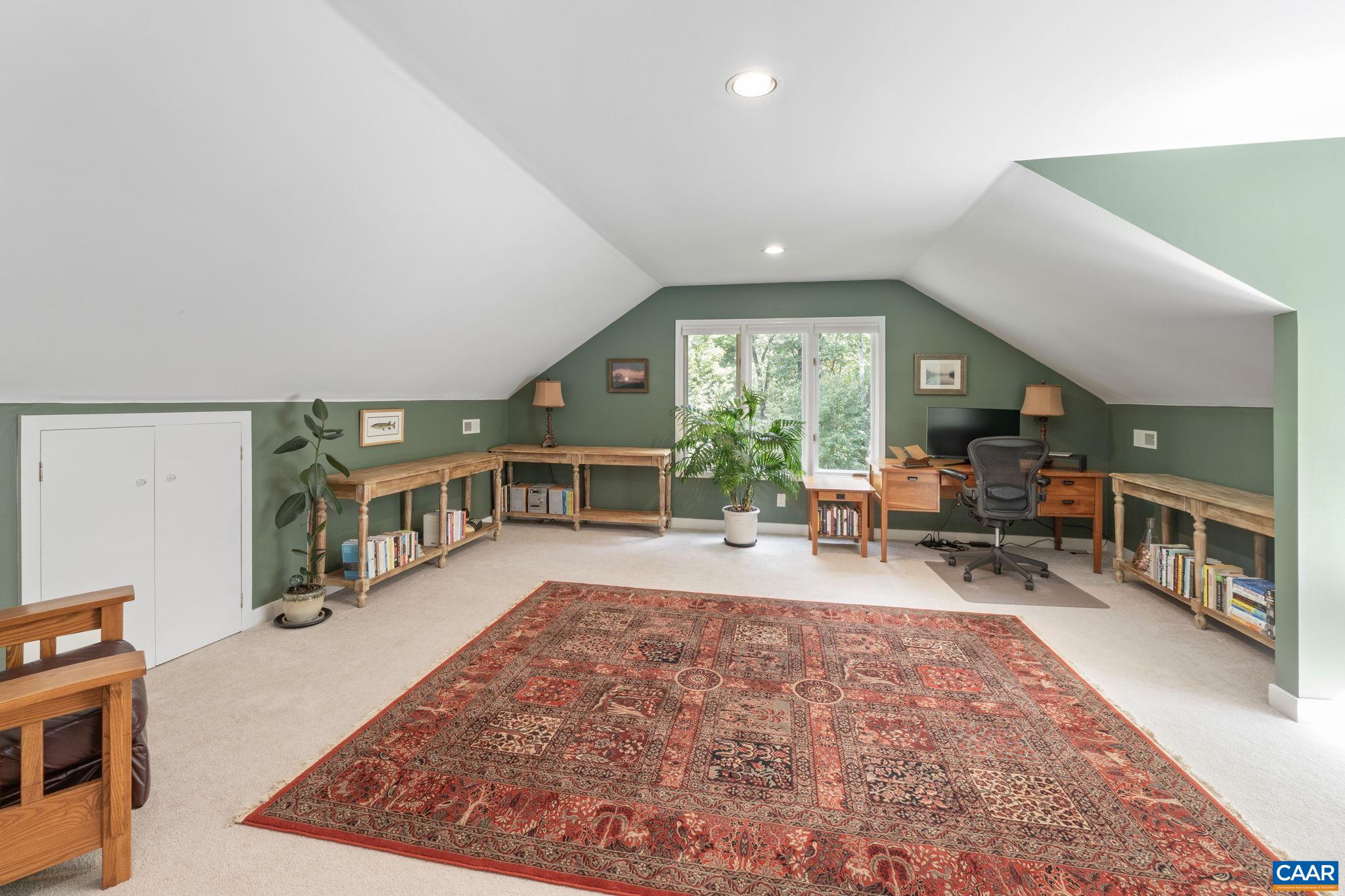 186 E TERRELL RD