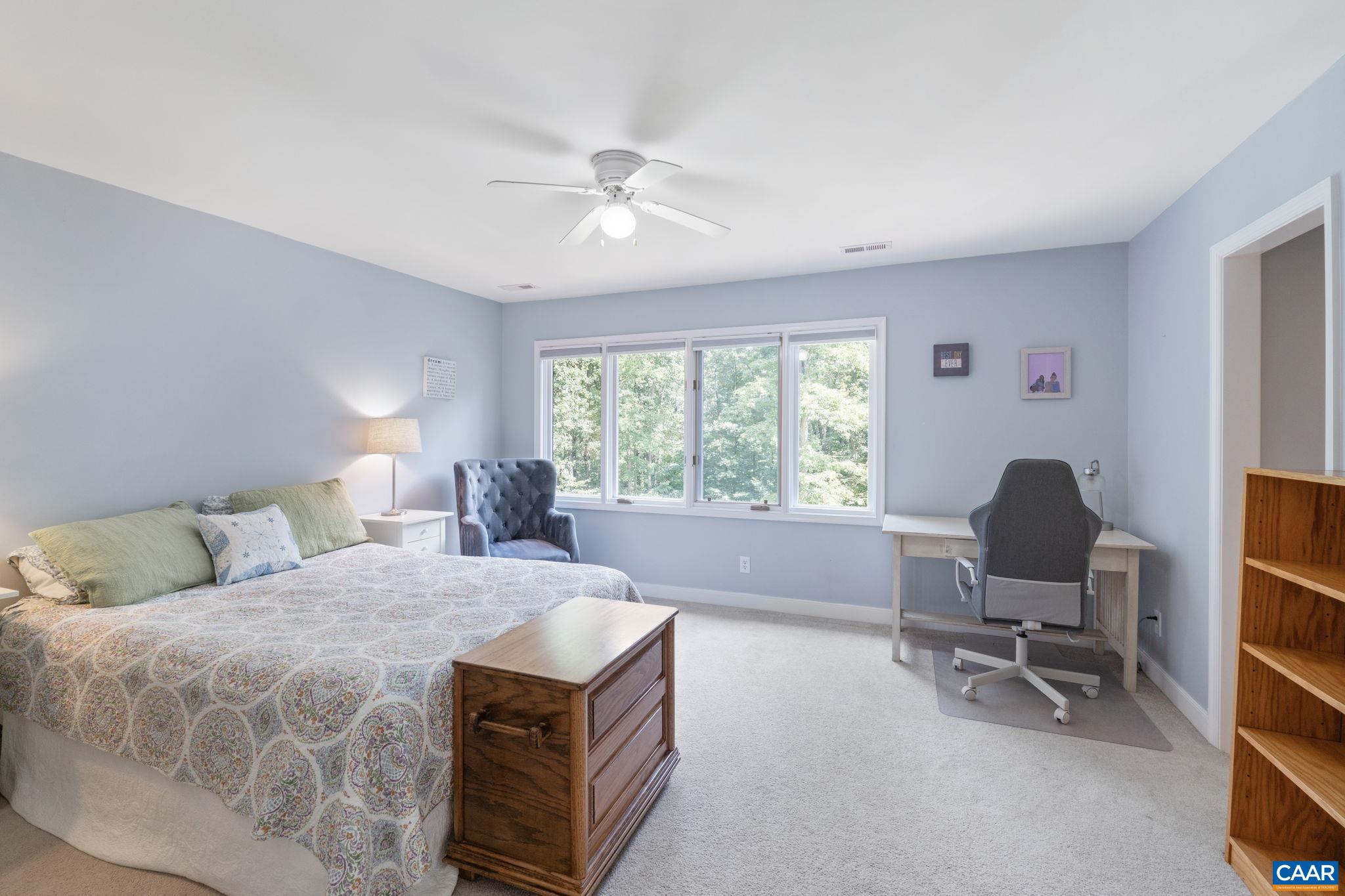 186 E TERRELL RD