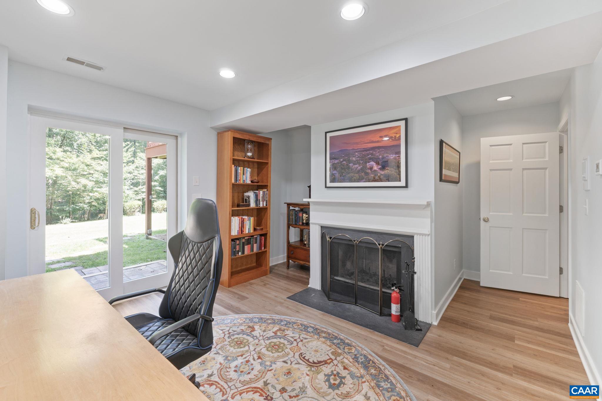 186 E TERRELL RD
