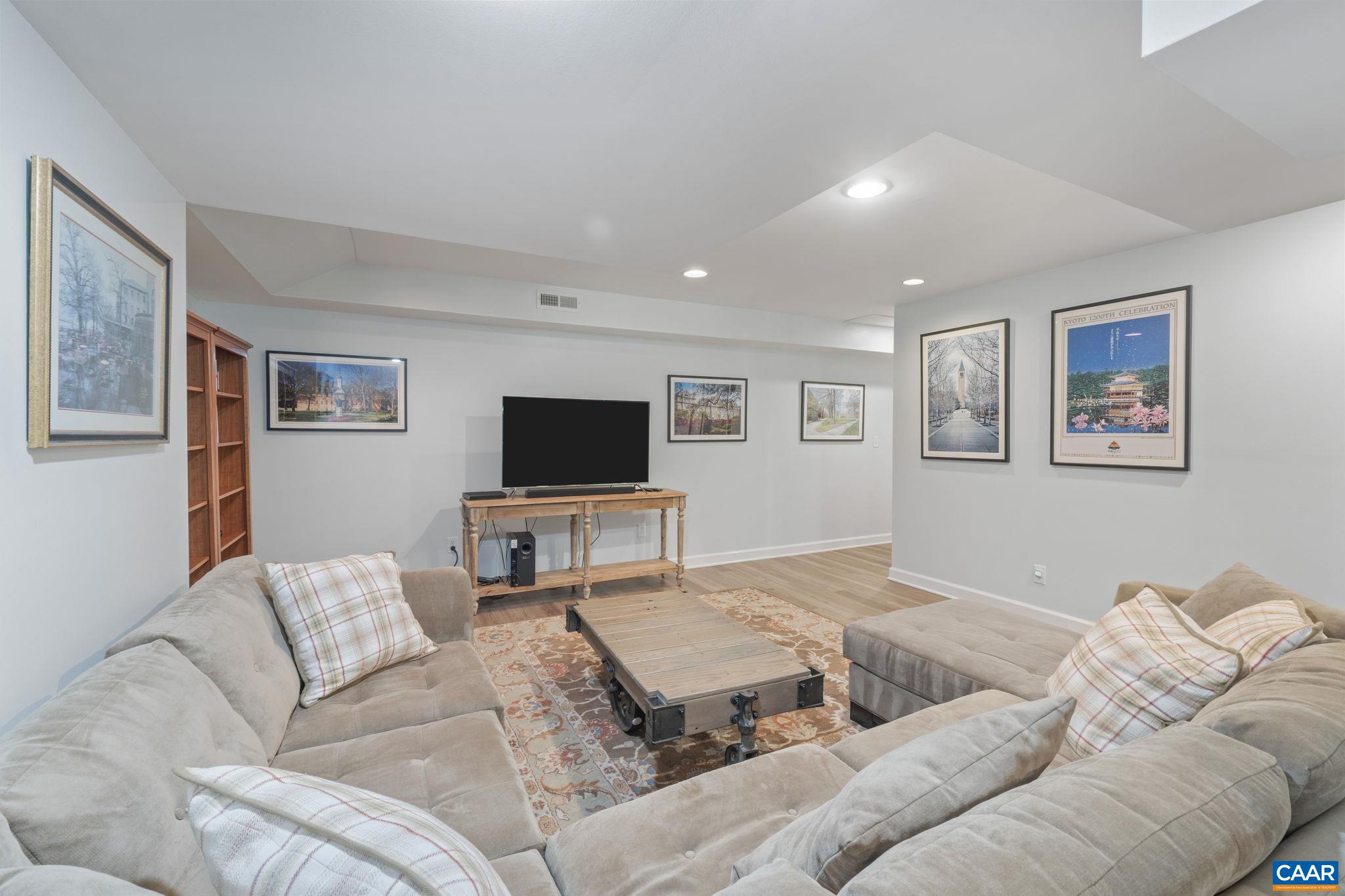 186 E TERRELL RD
