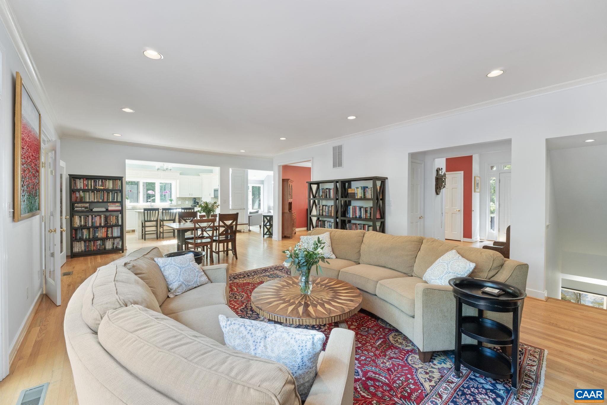 186 E TERRELL RD