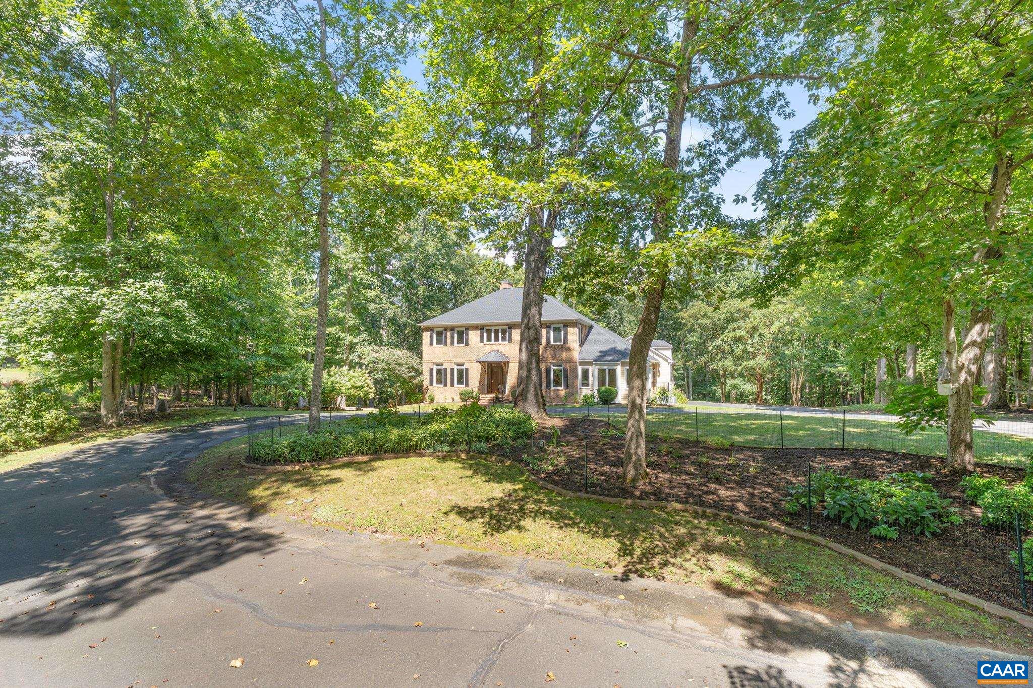 186 E TERRELL RD