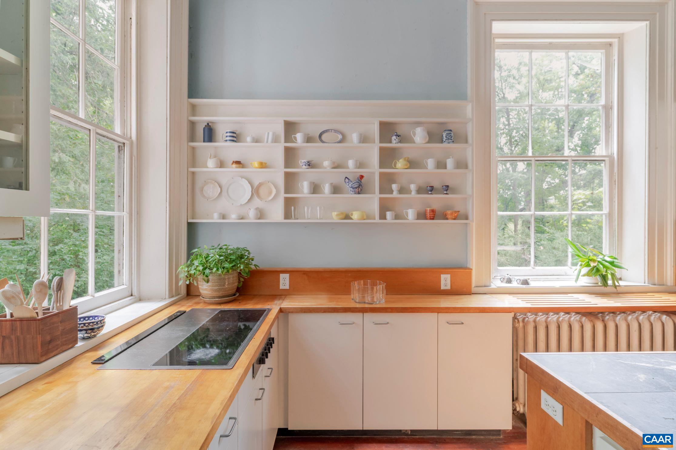 1201 EAST JEFFERSON ST 