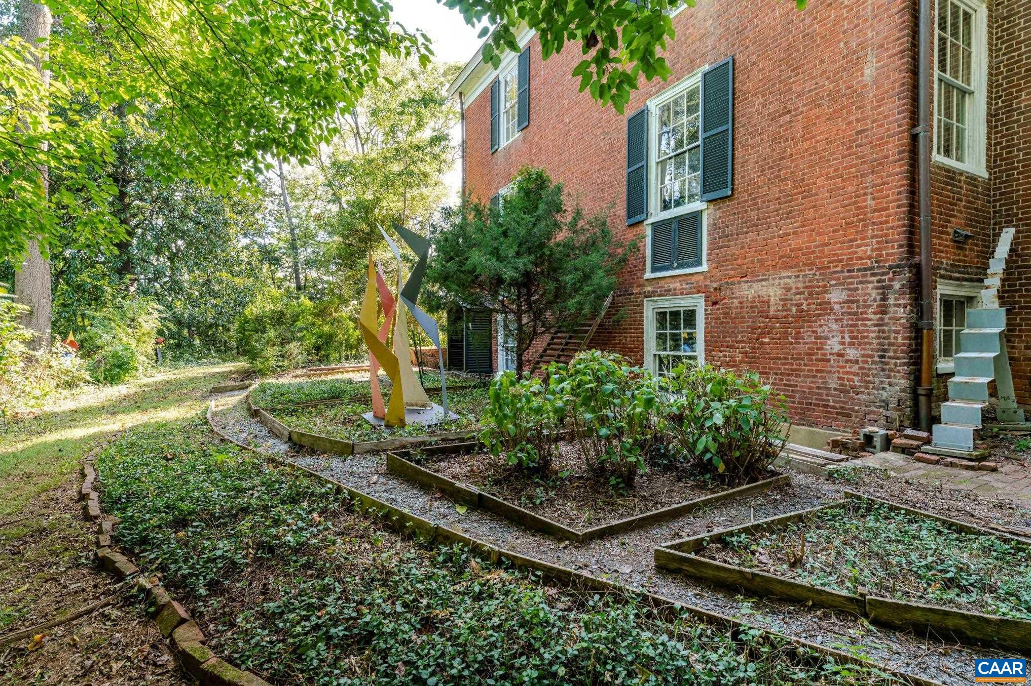 1201 EAST JEFFERSON ST 