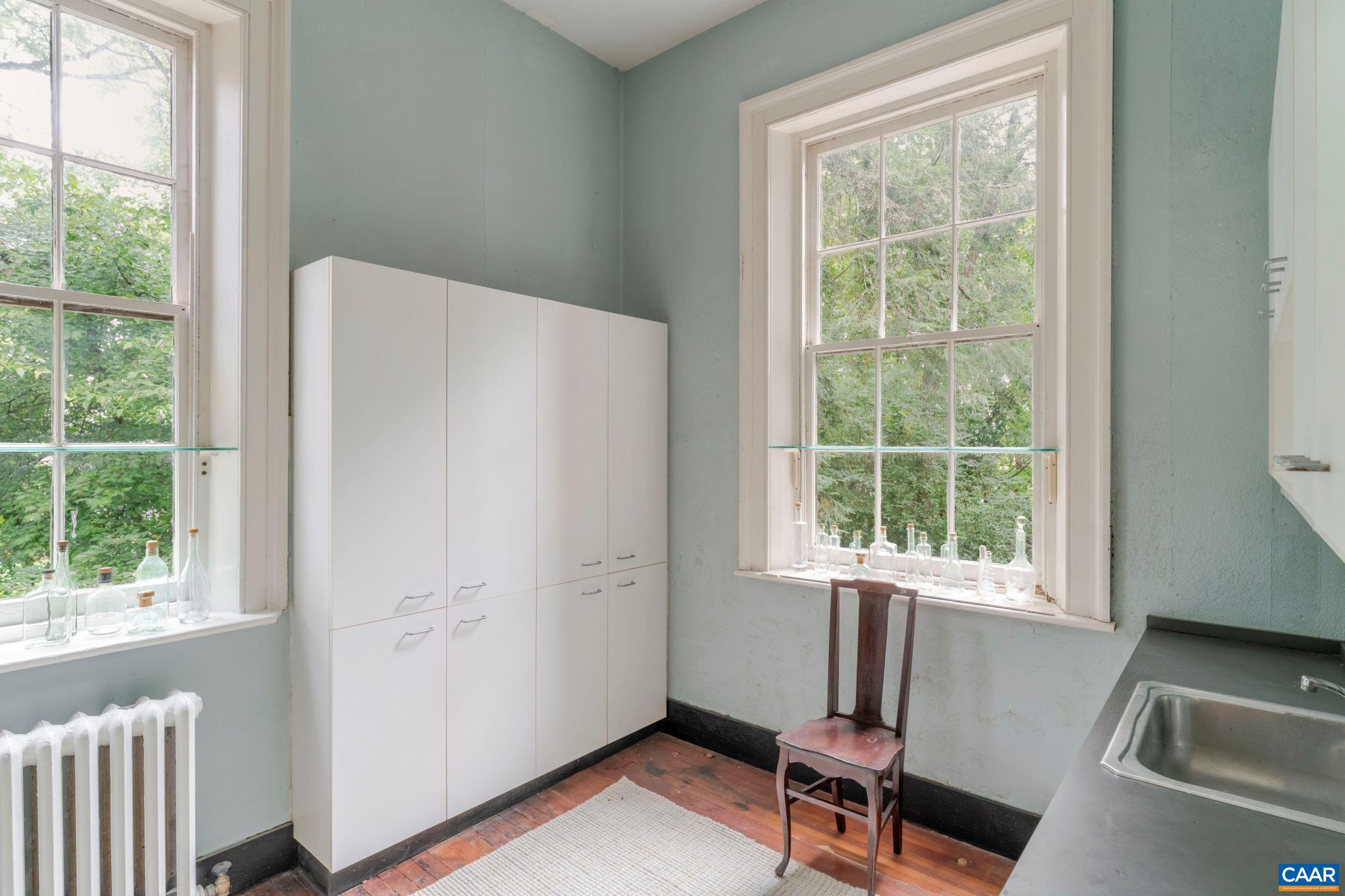 1201 EAST JEFFERSON ST 