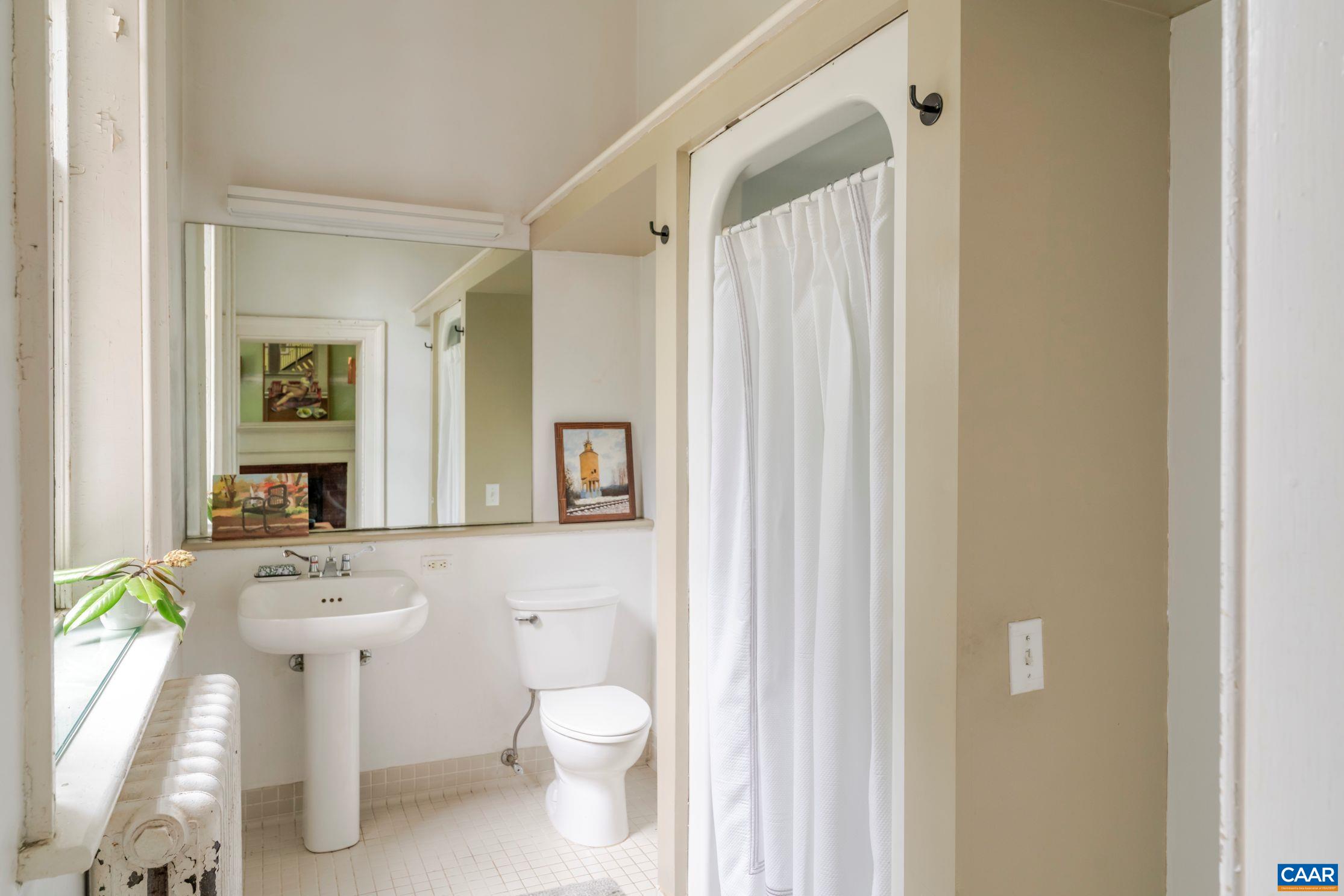 1201 EAST JEFFERSON ST 