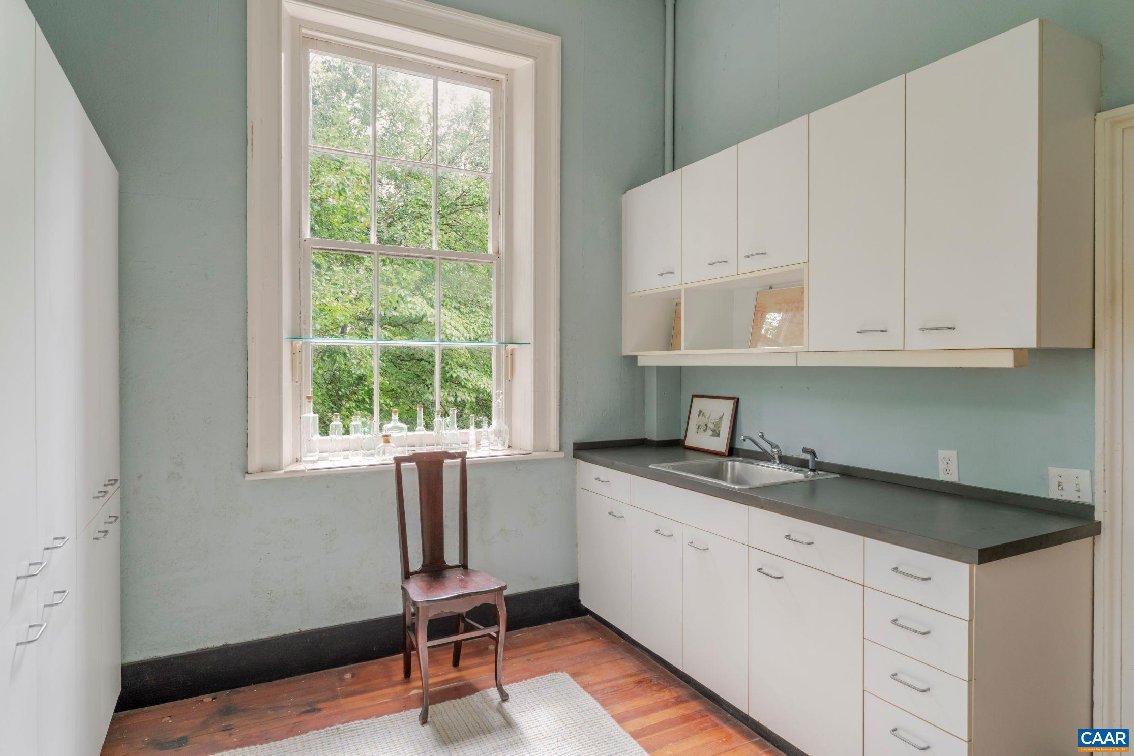 1201 EAST JEFFERSON ST 