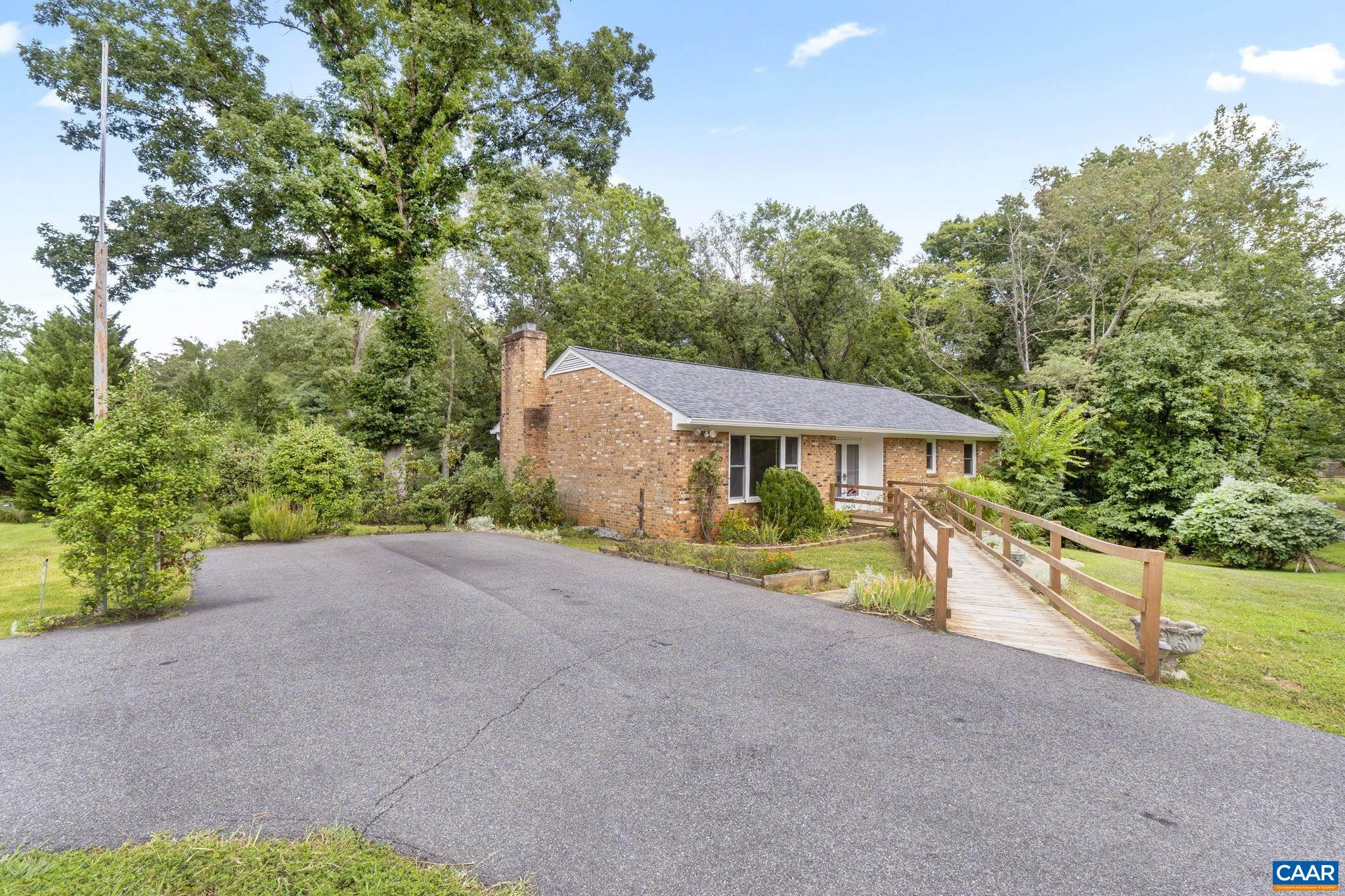 635 RIDGEMONT RD