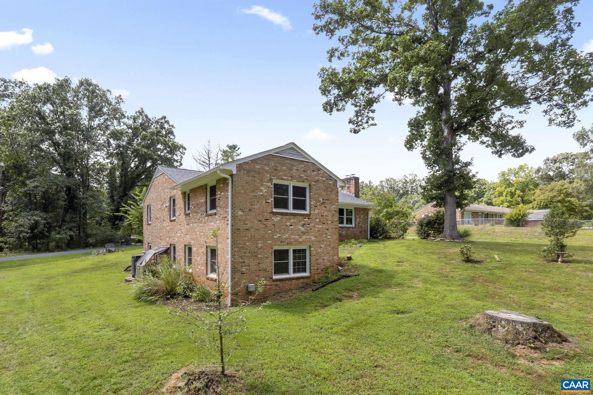 635 RIDGEMONT RD