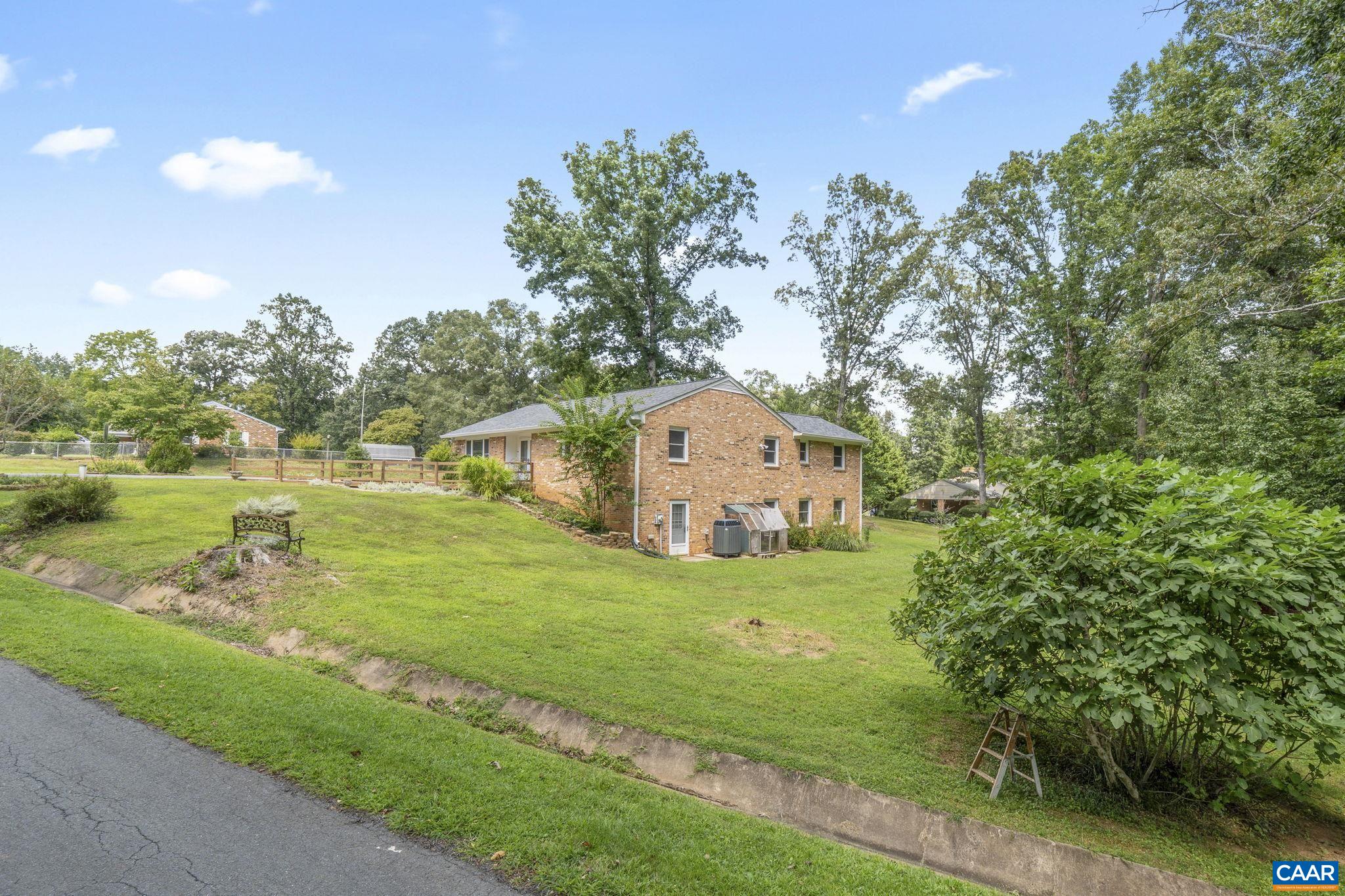 635 RIDGEMONT RD