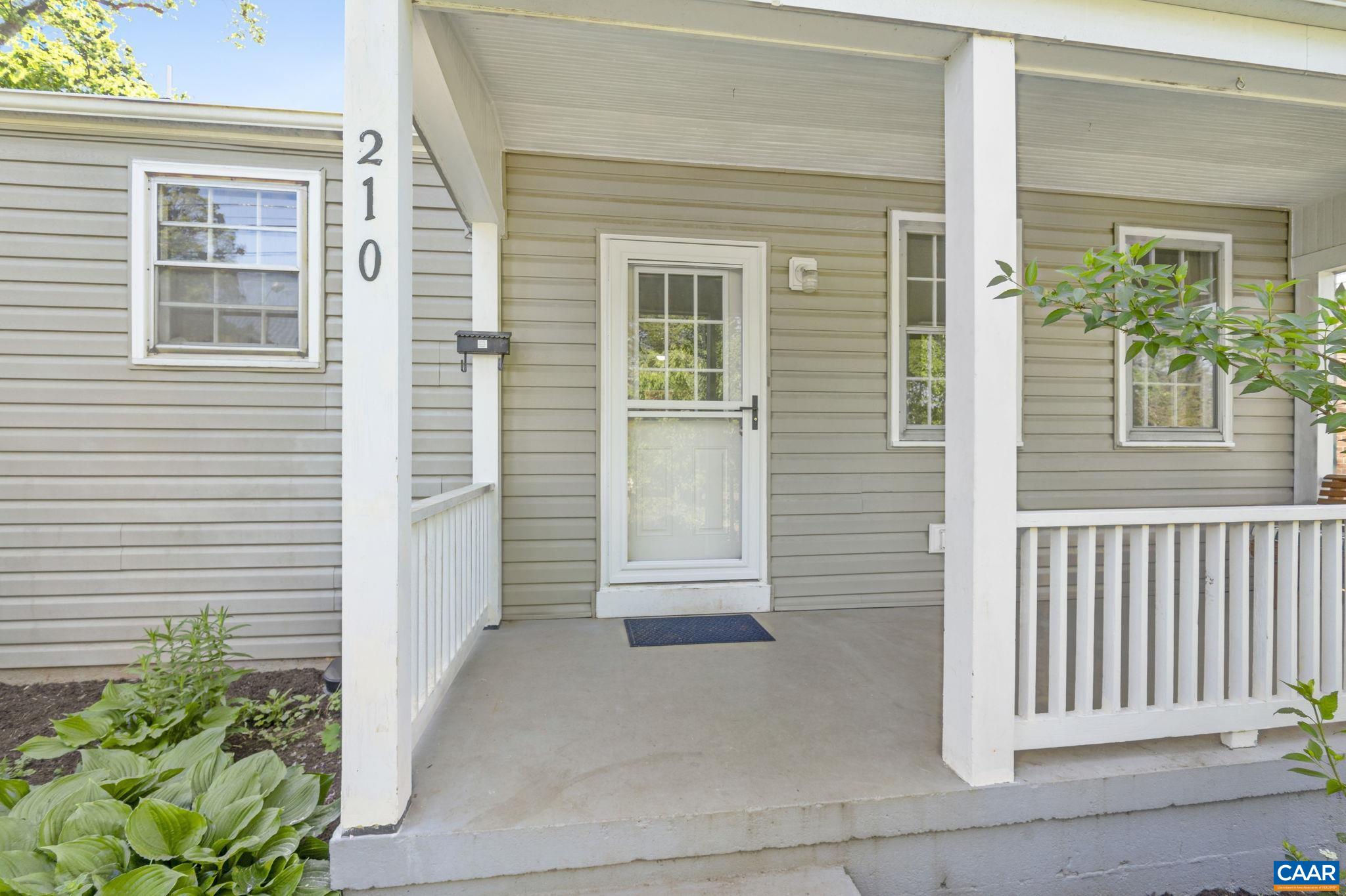210 FAIRWAY AVE