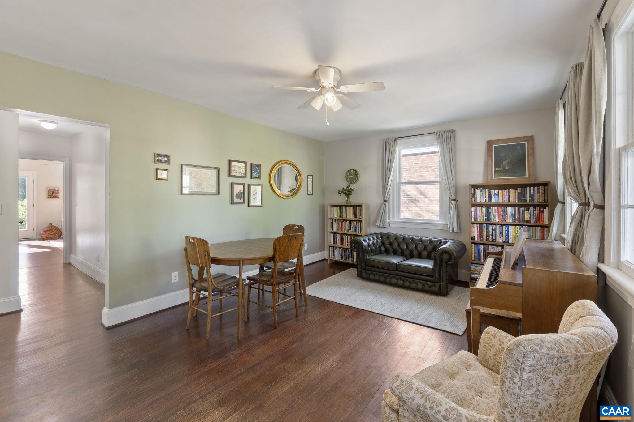 210 FAIRWAY AVE