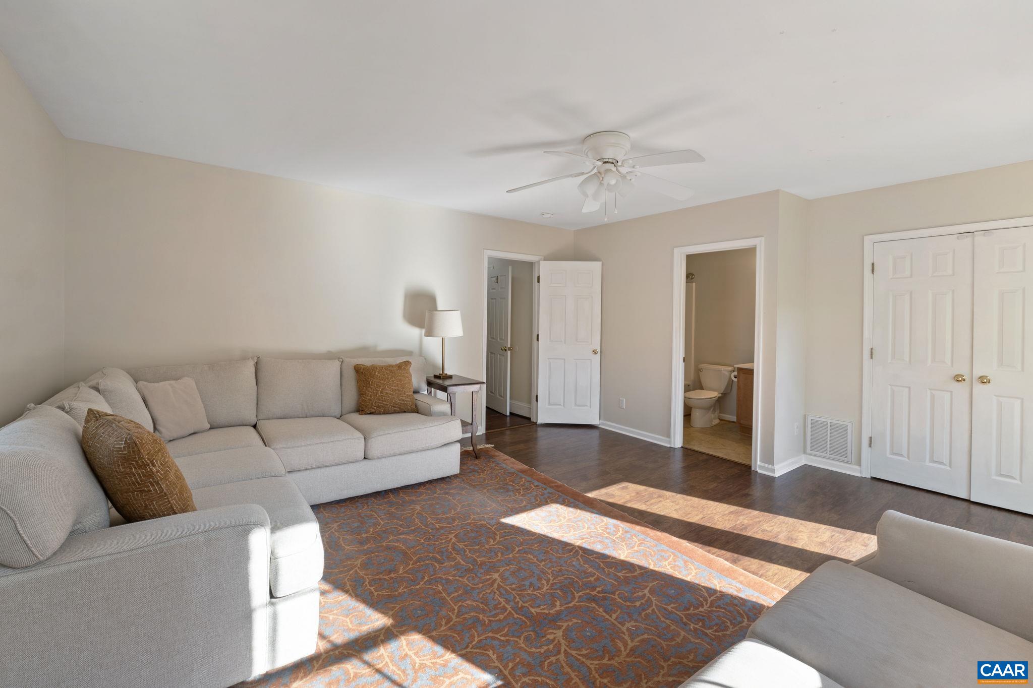 210 FAIRWAY AVE