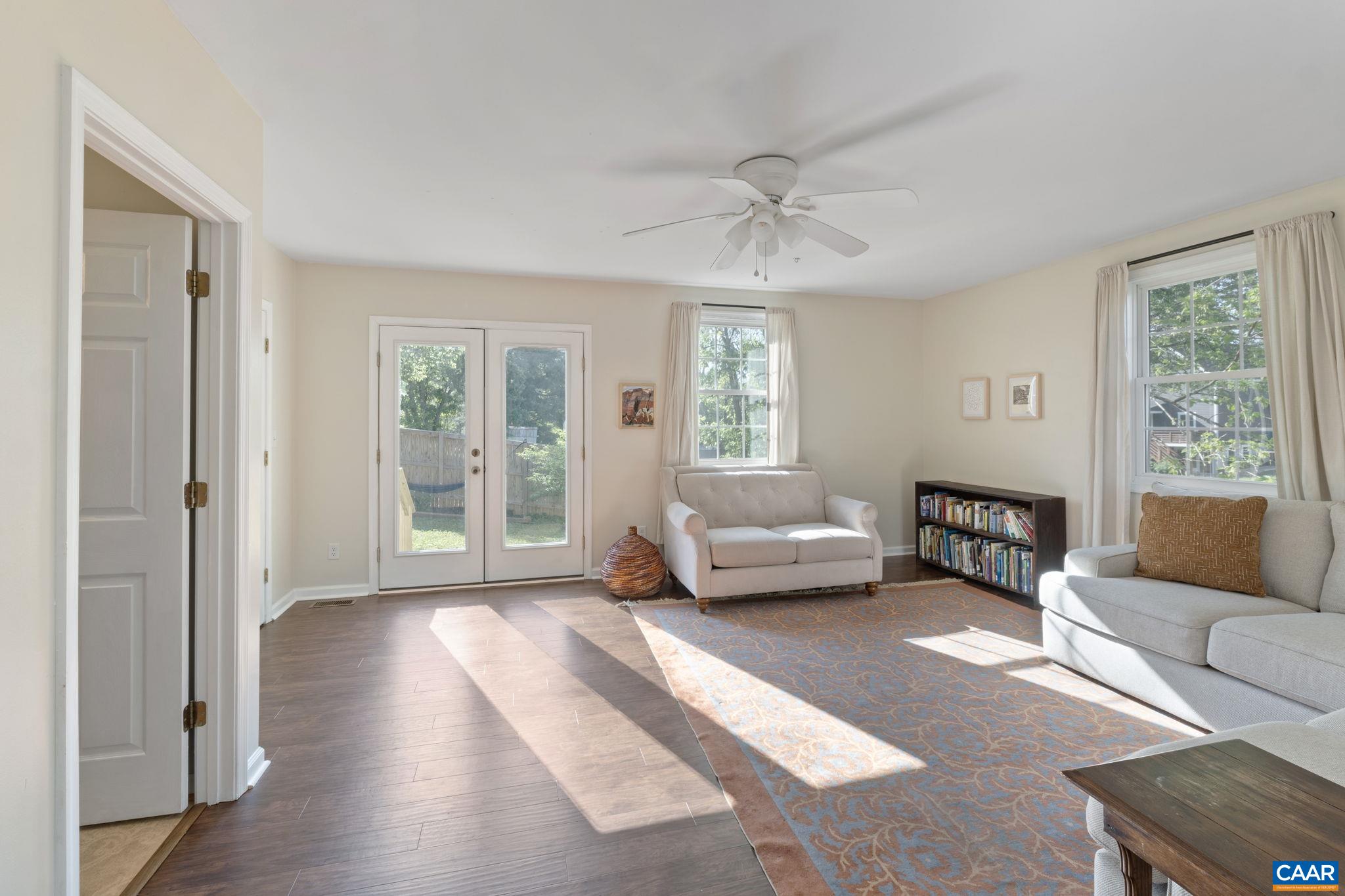 210 FAIRWAY AVE