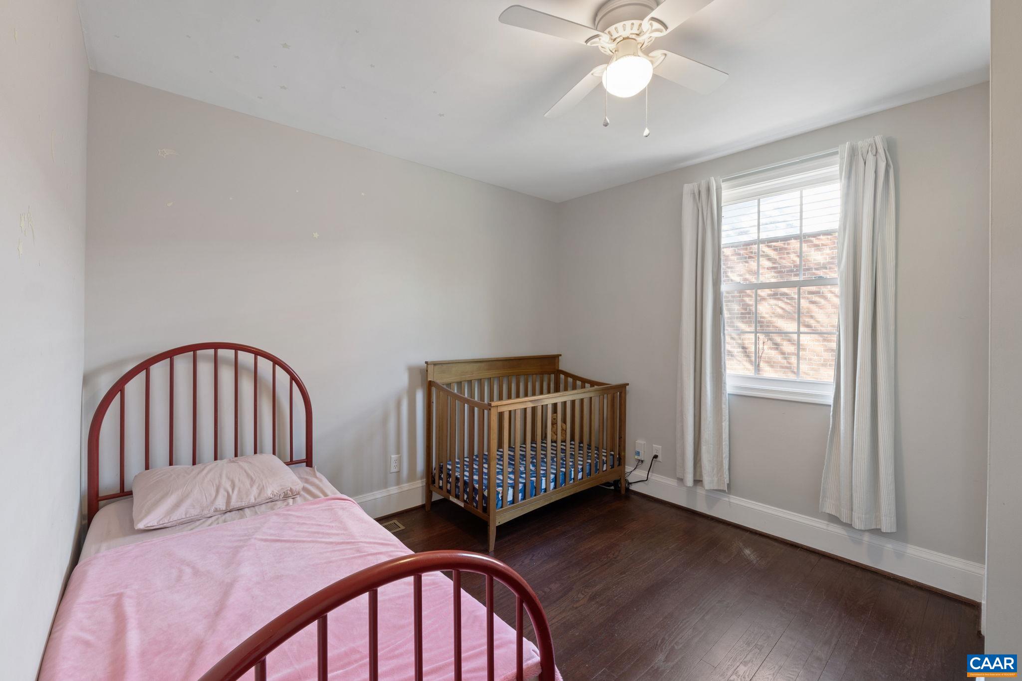 210 FAIRWAY AVE