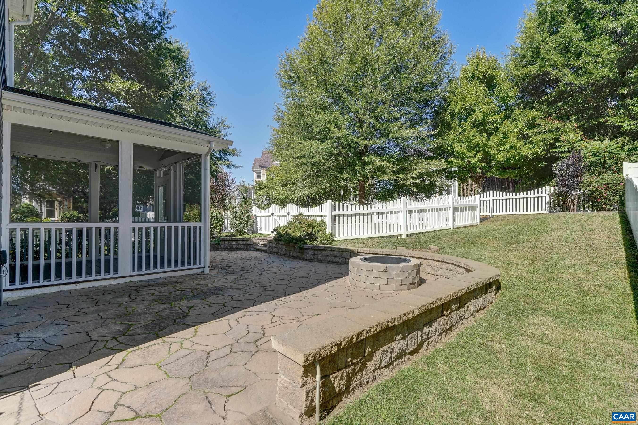 1059 KILLDEER LN