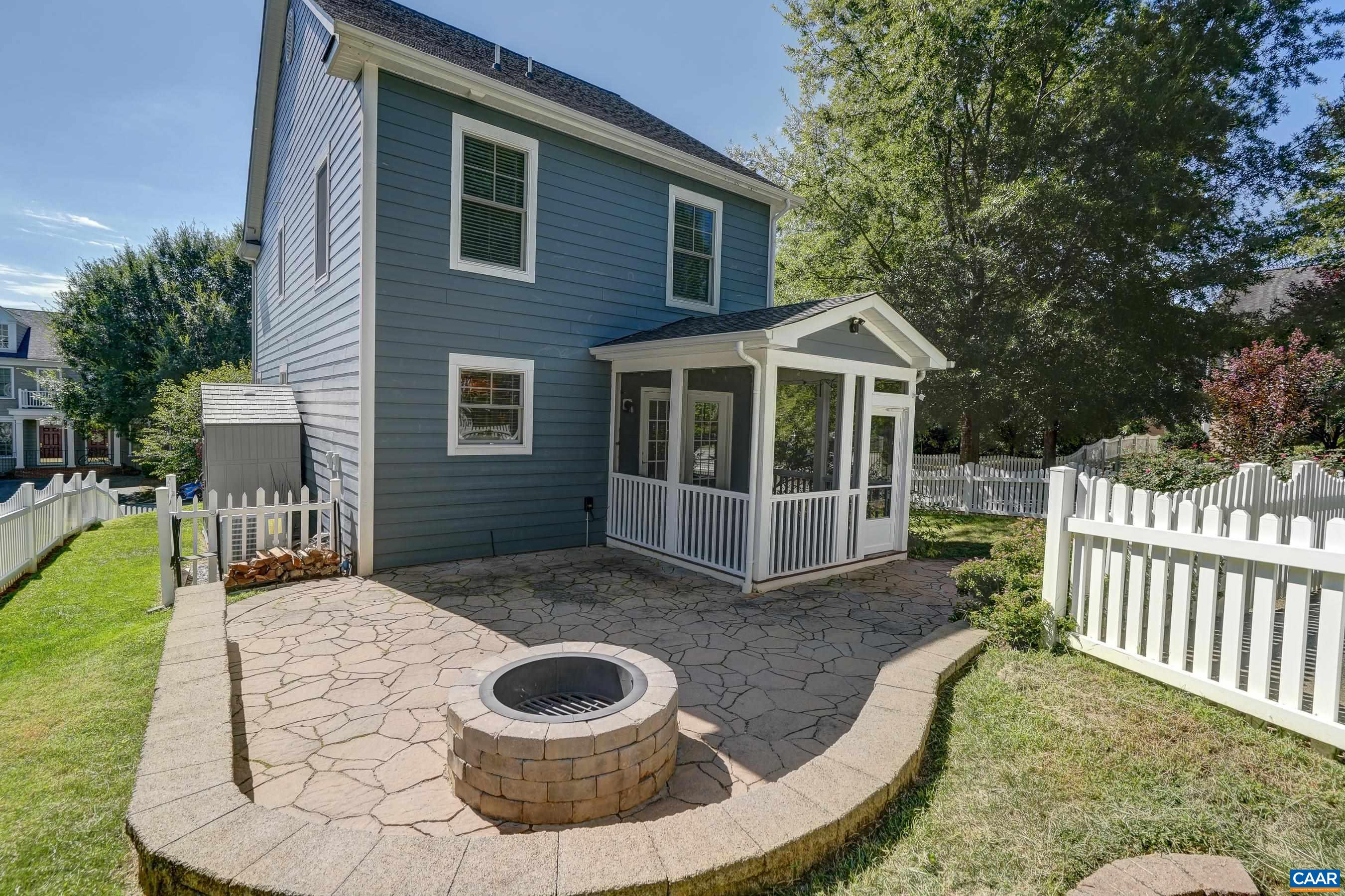 1059 KILLDEER LN