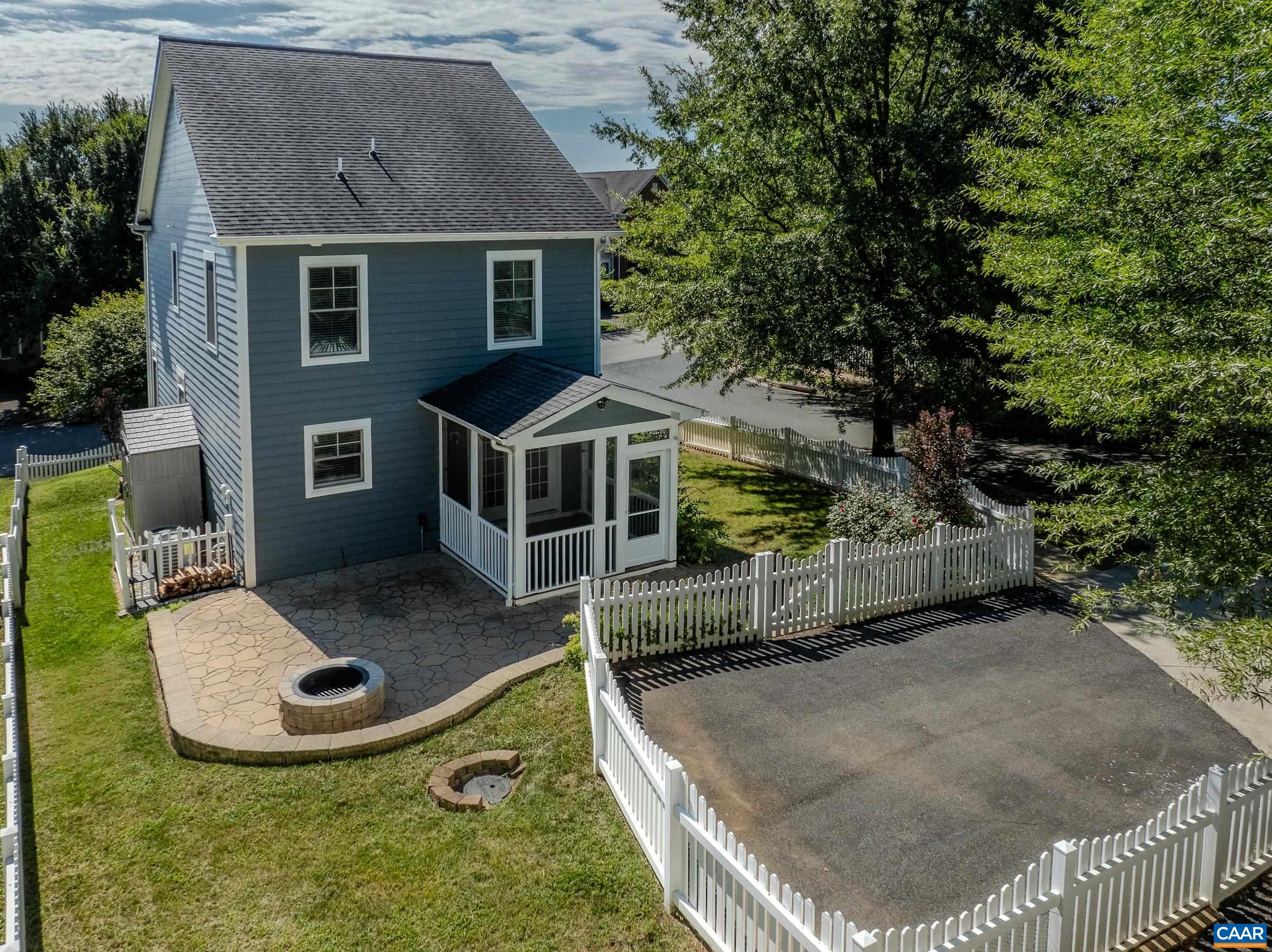 1059 KILLDEER LN