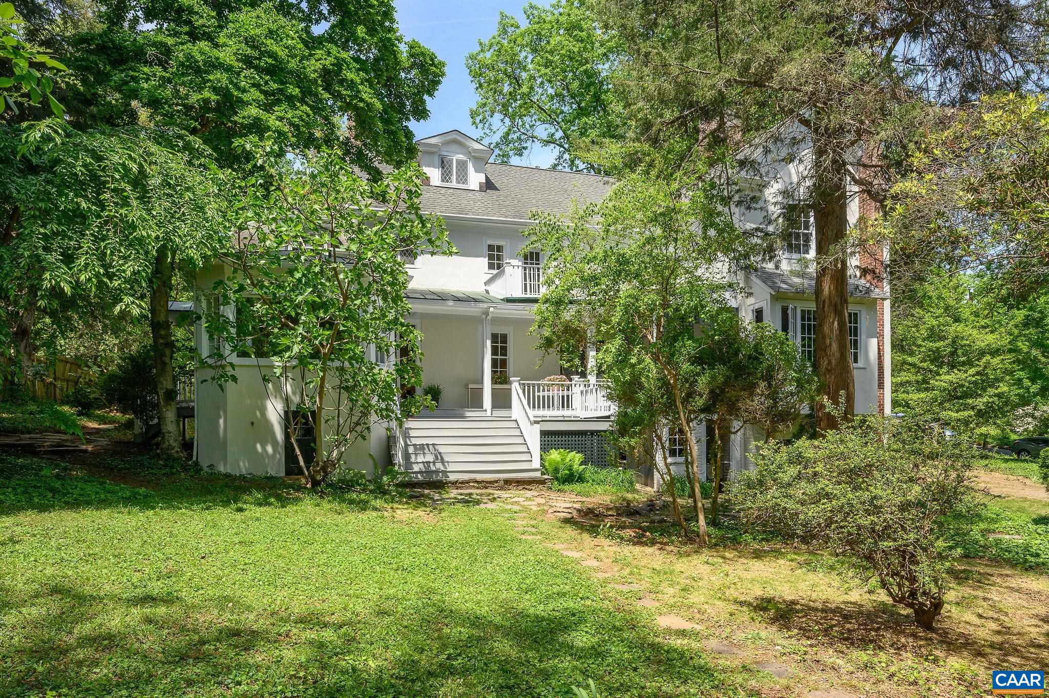 1326 RUGBY RD