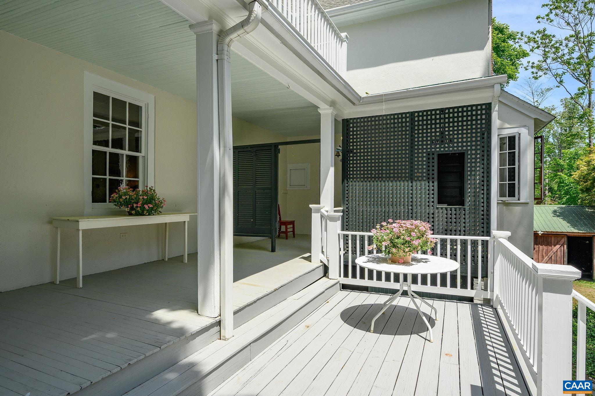 1326 RUGBY RD