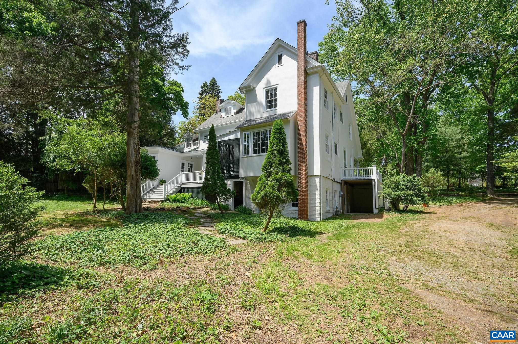 1326 RUGBY RD